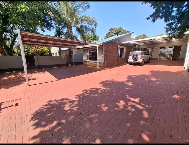 1 BEDROOM FLAT TO LET IN SINOVILLE